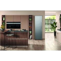 Hotpoint UH8F2CGUK Freestanding Freezer