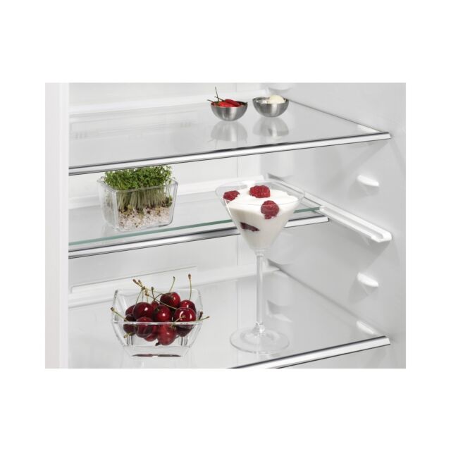 AEG SCE818F6TS 70/30 Integrated Fridge Freezer - White