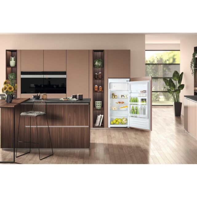 Hotpoint HSZ12A2D2 Integrated Fridge with Icebox - Inox