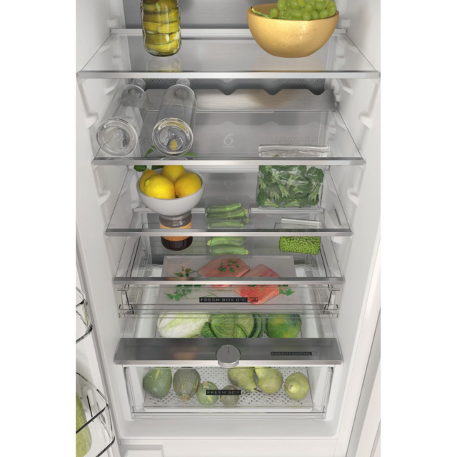 Whirlpool WHC18T332 55CM 70/30 Integrated Fridge Freezer