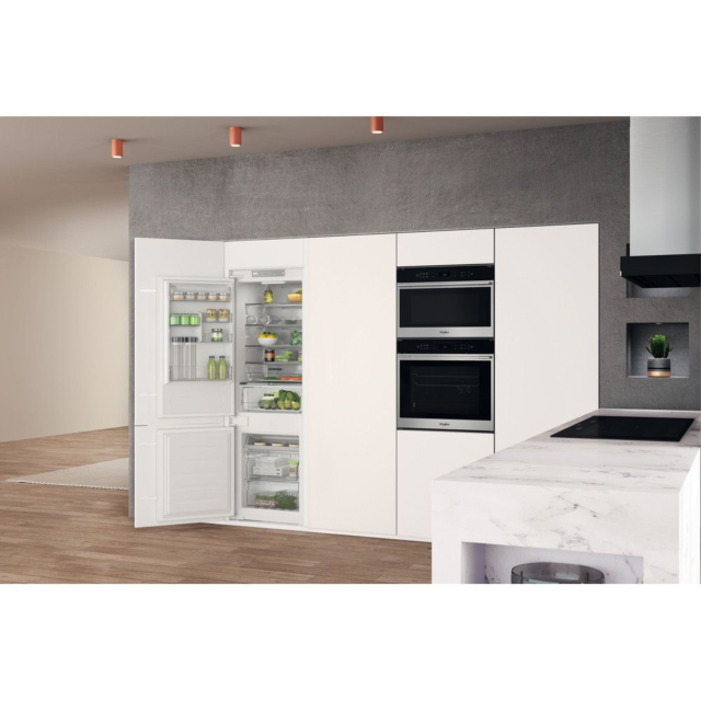 Whirlpool WHC18T332 55CM 70/30 Integrated Fridge Freezer