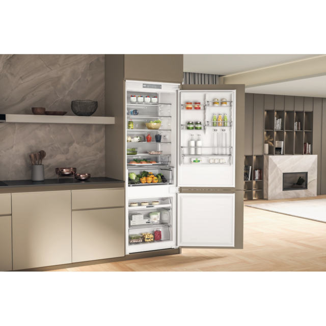 Whirlpool WHSP70T122UK 70/30 Integrated Fridge Freezer - White